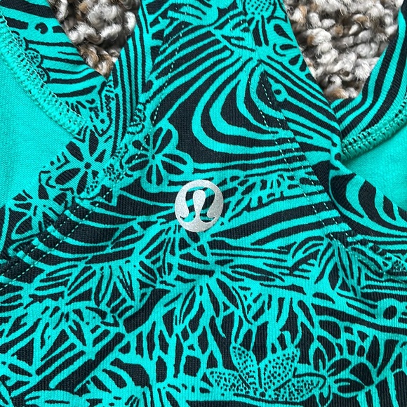 Lululemon workout tank top - Picture 3 of 3